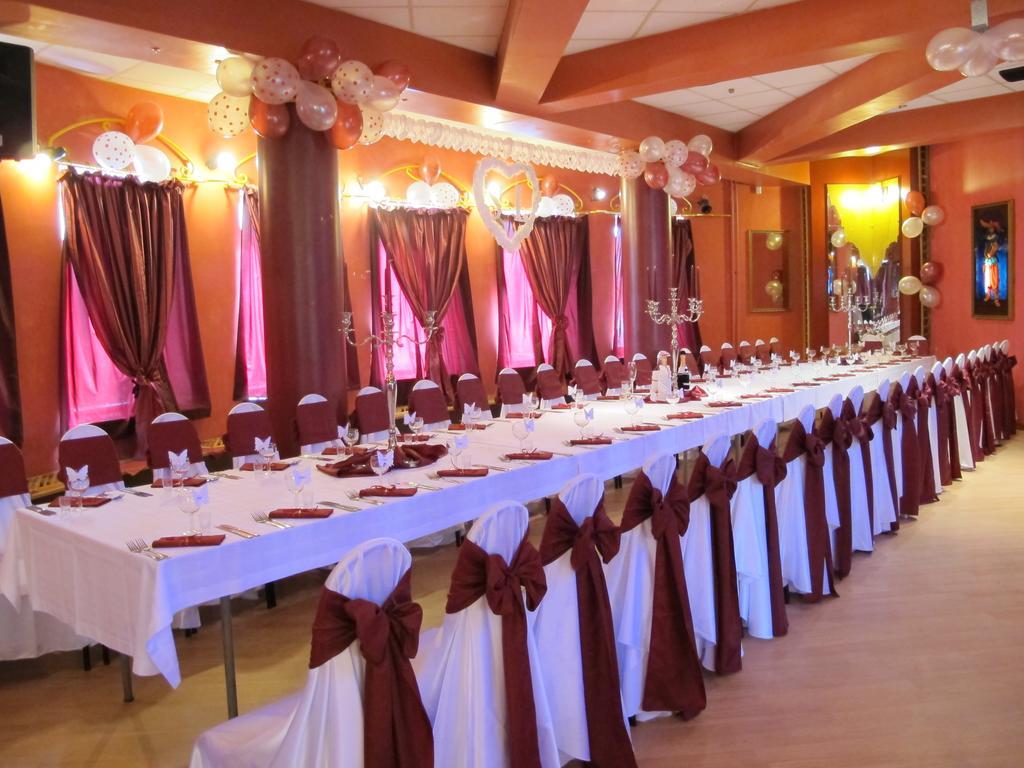 Vaivorykste Hotel Šiauliai Buitenkant foto