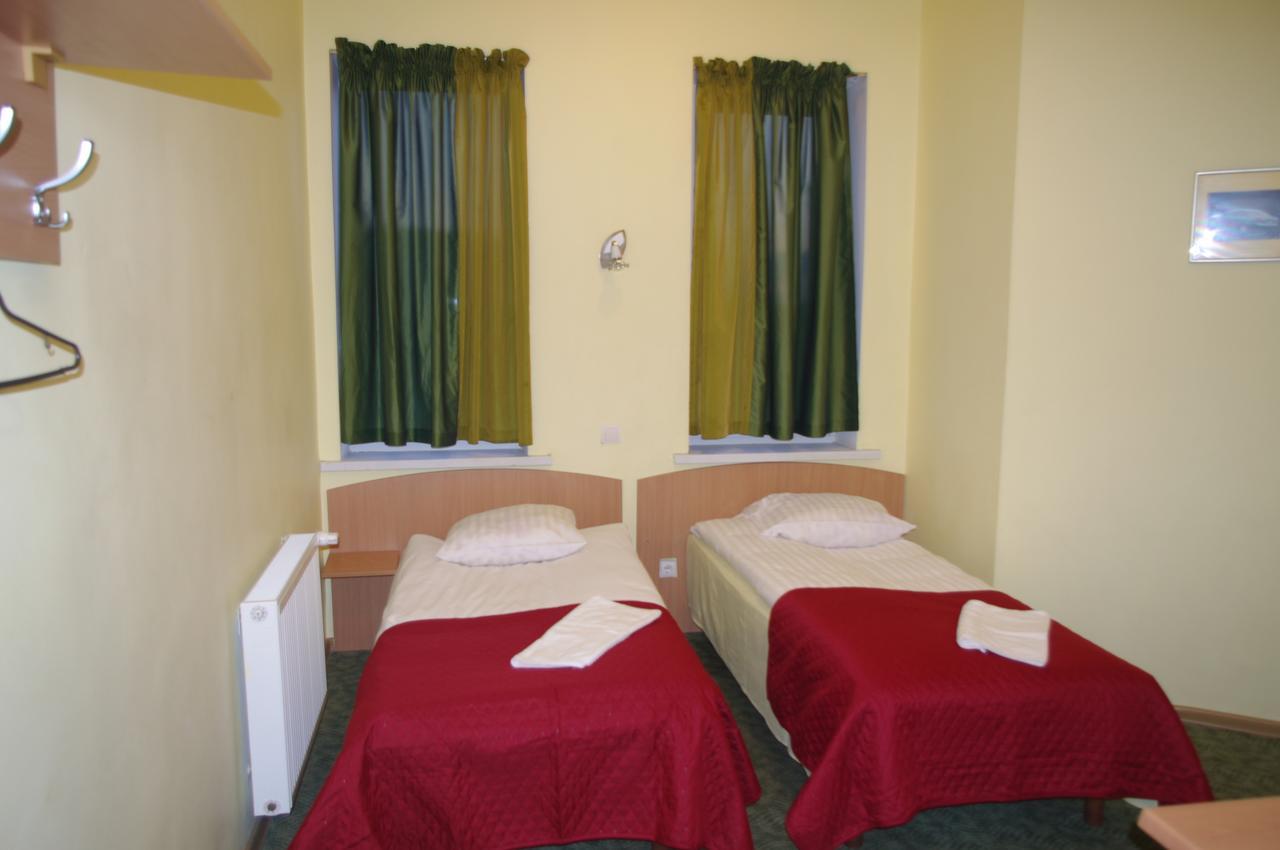 Vaivorykste Hotel Šiauliai Buitenkant foto