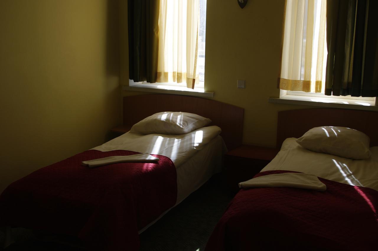 Vaivorykste Hotel Šiauliai Buitenkant foto