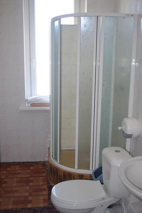 Vaivorykste Hotel Šiauliai Buitenkant foto