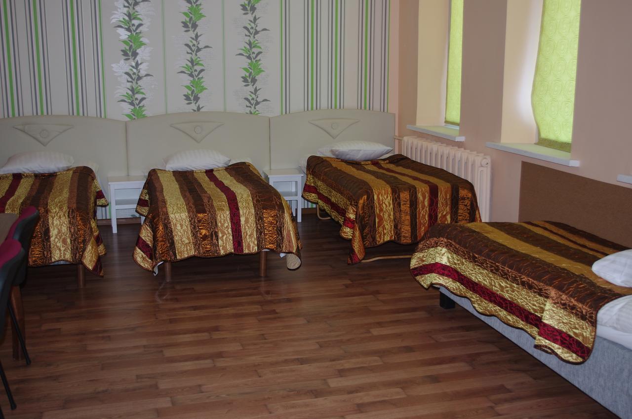 Vaivorykste Hotel Šiauliai Buitenkant foto