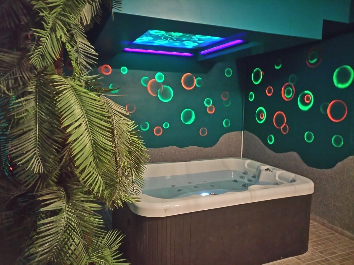 Vaivorykste Hotel Šiauliai Buitenkant foto