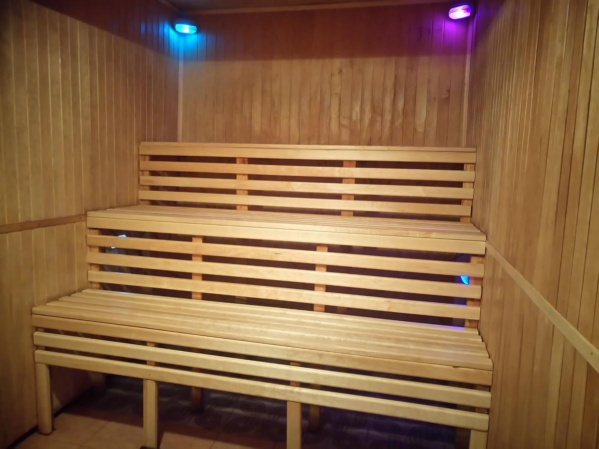 Vaivorykste Hotel Šiauliai Buitenkant foto
